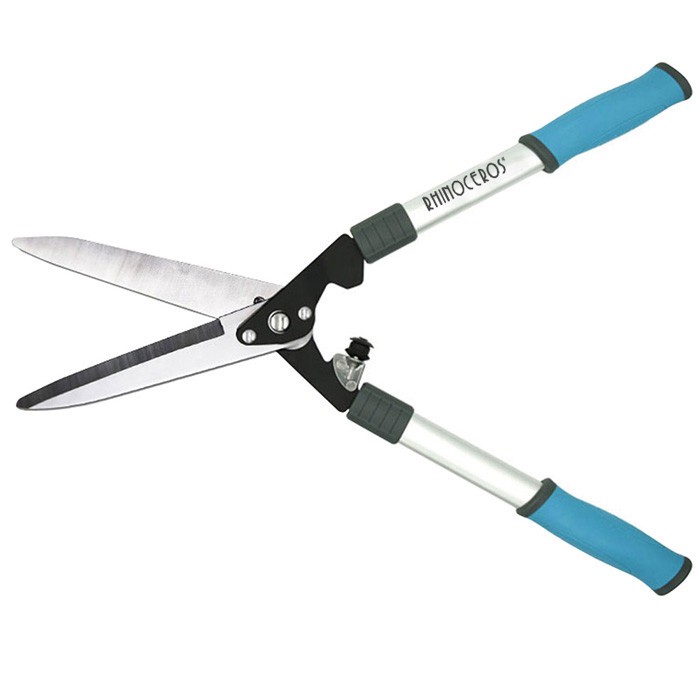 Der Einsatz von Gartengeräten - hohe Astscheren und hohe Astsägen